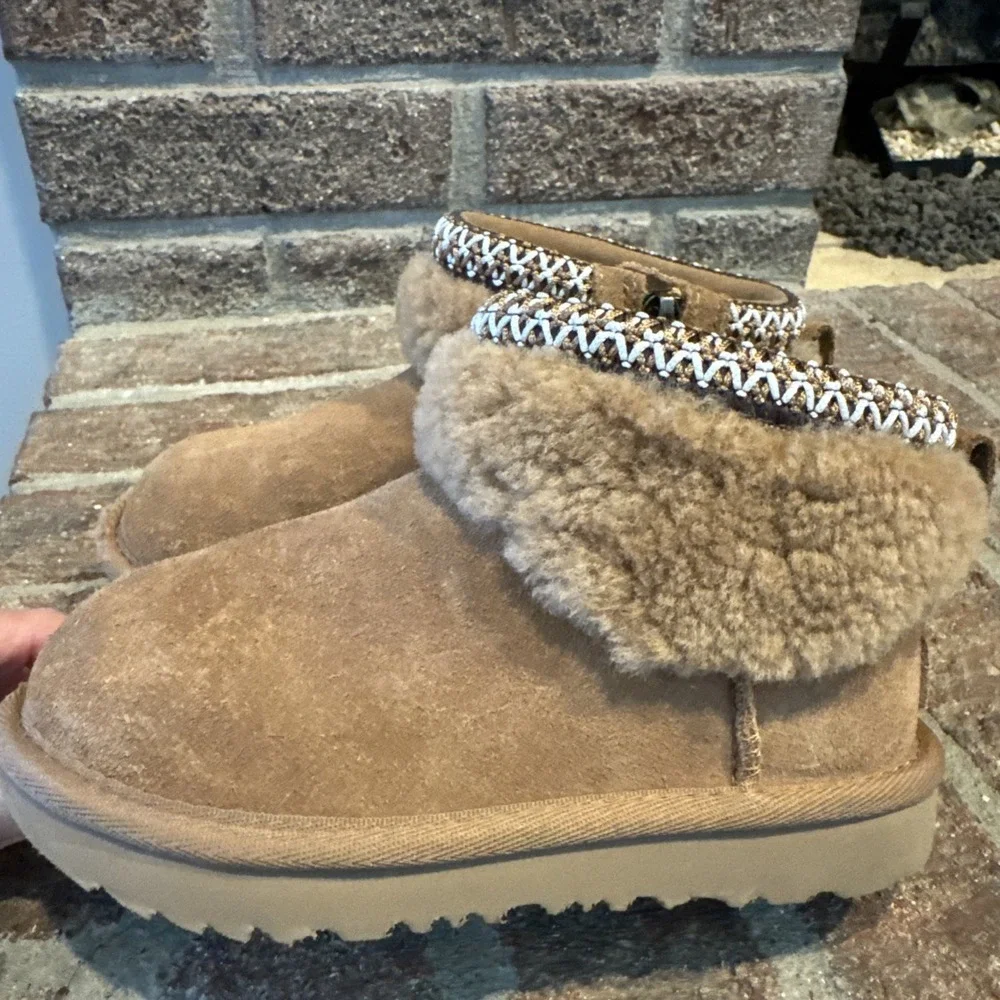 Ugg Classic Ultra Mini Maxi Curly Ankle Boots Toddler Sz 10US‎ 27.5EU #340